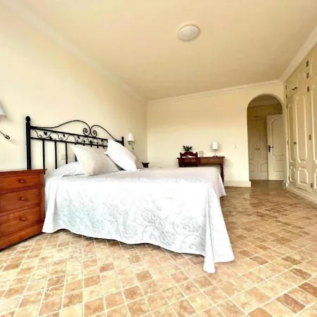 Three Bedrooms With Sea View,heated Pool, First Line Of The Atlantic Ocean Los Realejos