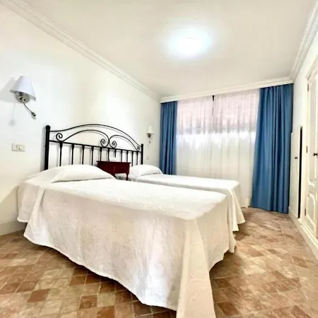 Three Bedrooms With Sea View,heated Pool, First Line Of The Atlantic Ocean Apartment *