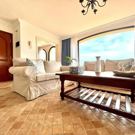 Three Bedrooms With Sea View,heated Pool, First Line Of The Atlantic Ocean