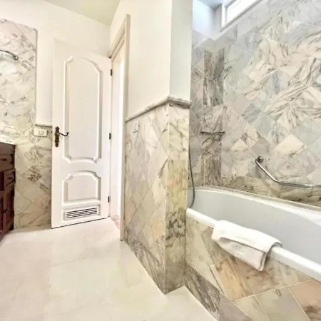 Apartment Three Bedrooms With Sea View,heated Pool, First Line Of The Atlantic Ocean *