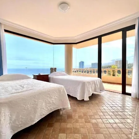 Three Bedrooms With Sea View,heated Pool, First Line Of The Atlantic Ocean * Los Realejos