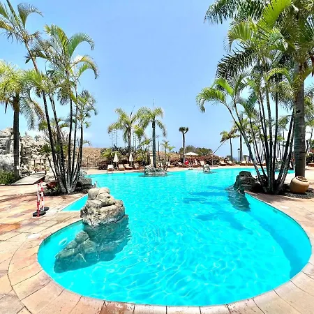 Apartment Three Bedrooms With Sea View,heated Pool, First Line Of The Atlantic Ocean