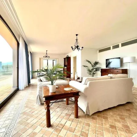 Three Bedrooms With Sea View,heated Pool, First Line Of The Atlantic Ocean 아파트 로스 레알레호스