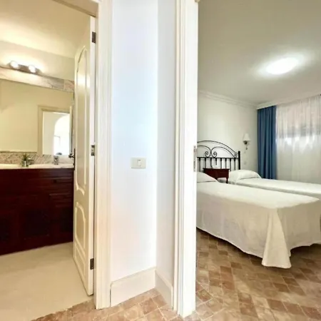아파트 Three Bedrooms With Sea View,heated Pool, First Line Of The Atlantic Ocean 로스 레알레호스